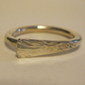 Smeedring dicht blad zilver